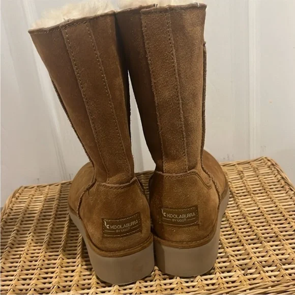 Koolaburra by Ugg Brown Suede Winter Boots - Picture 2 of 8